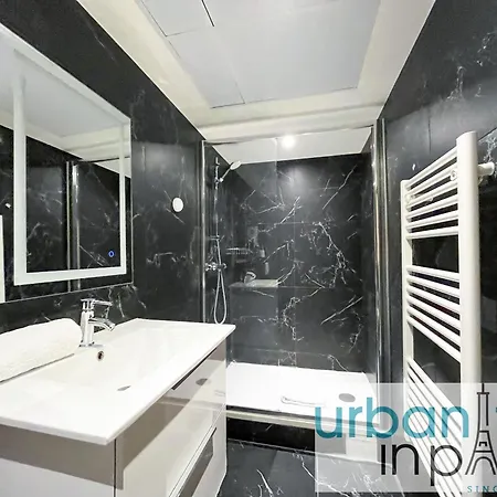 Apartment Urban Flat 129 - Sublime Art Champs-elysees Paris