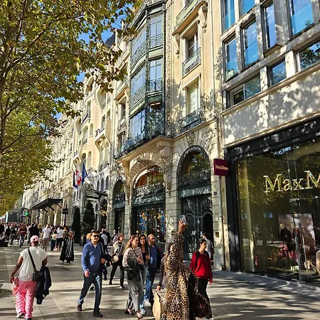Urban Flat 129 - Sublime Art Champs-elysees
